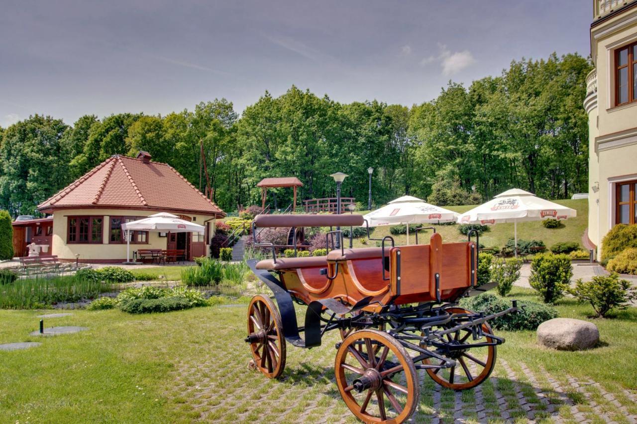 Zajazd Zlota Iglica Pogrzebien Exterior foto